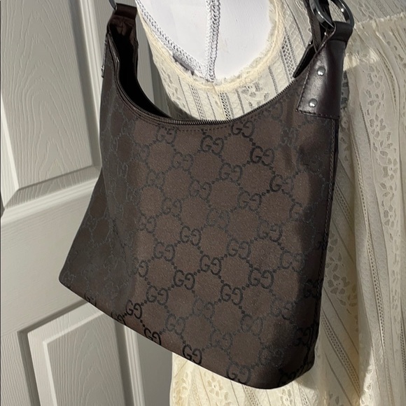 Gucci Authentic, LIKE NEW monogram handbag - Picture 7 of 15